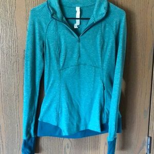 Women’s Lululemon 1/2 zip long-sleeve shirt